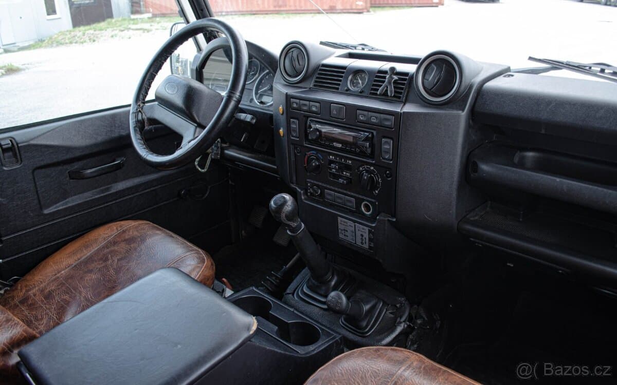 2007 Land Rover DEFENDER - 12