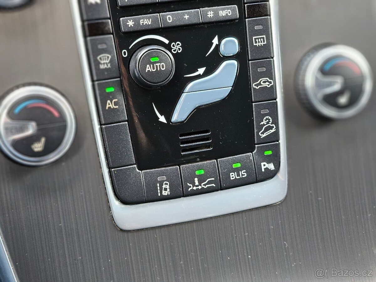2015 Volvo XC60 - 12