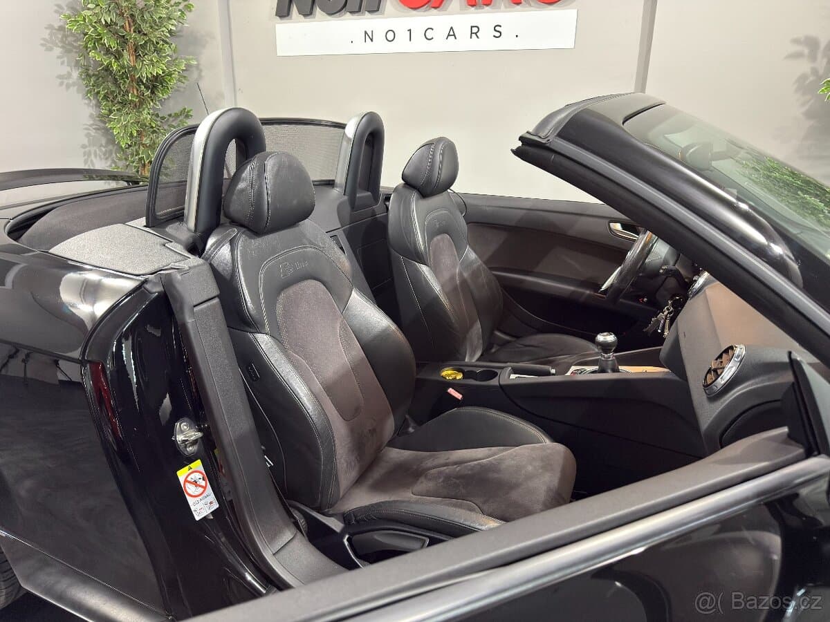 2010 Audi TT - 12