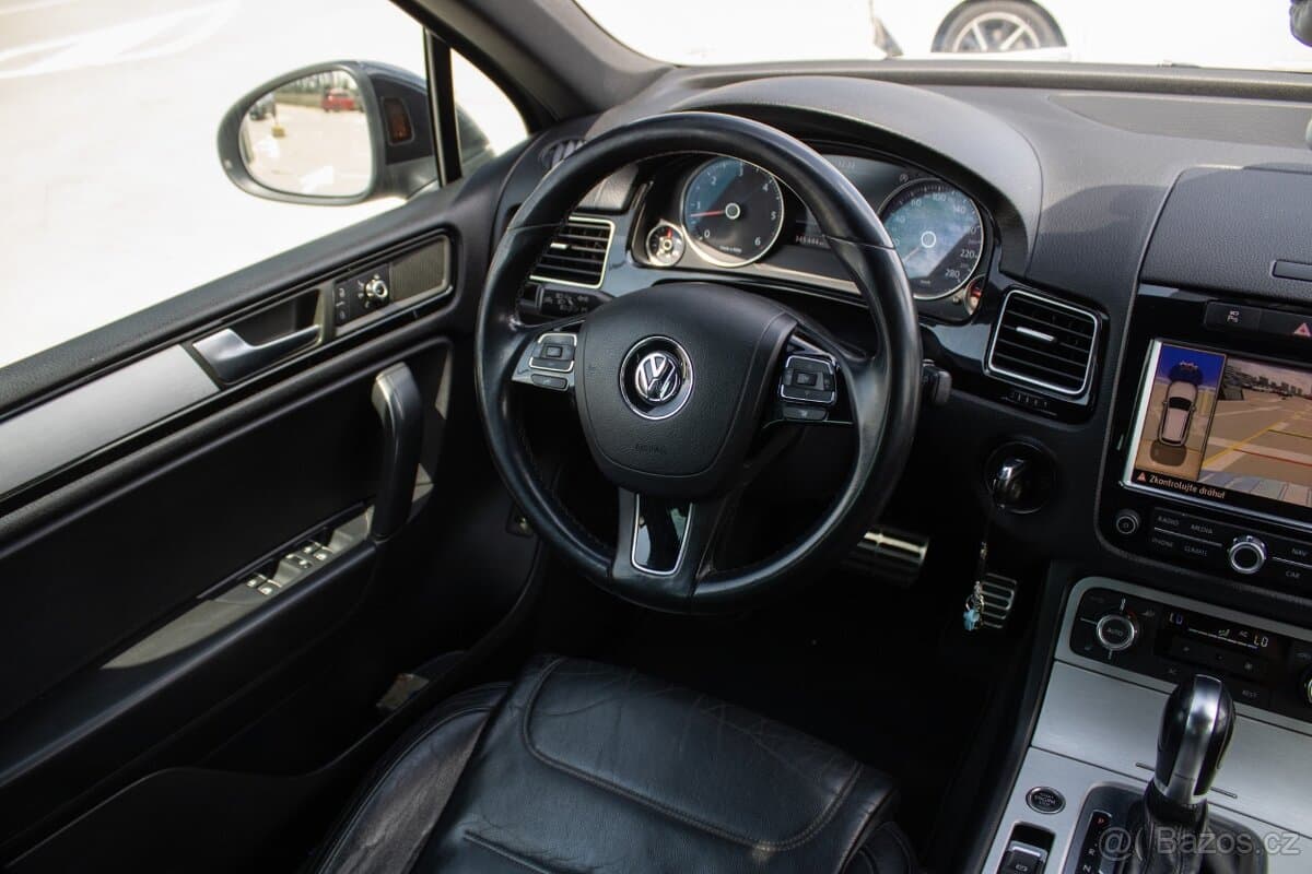 2010 Volkswagen TOUAREG - 12