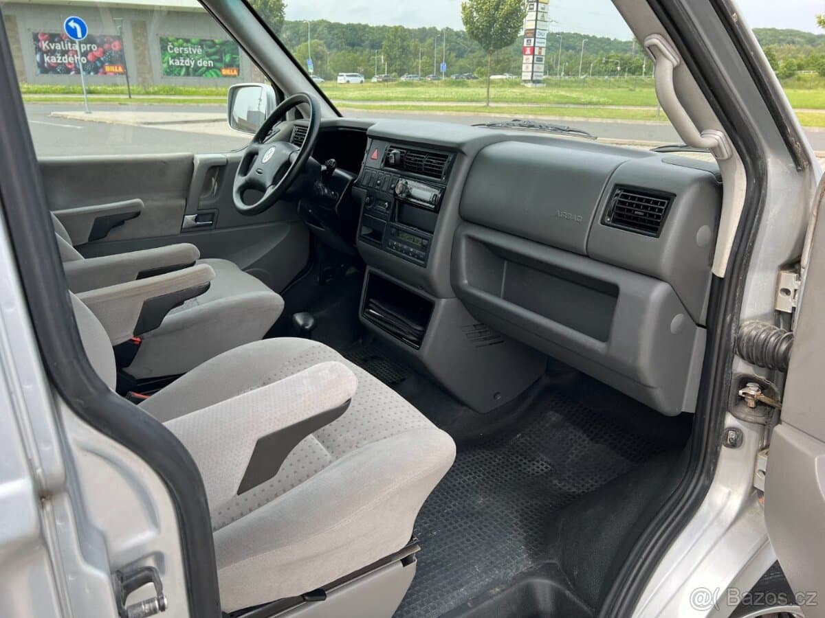 2003 Volkswagen CARAVELLE - 12