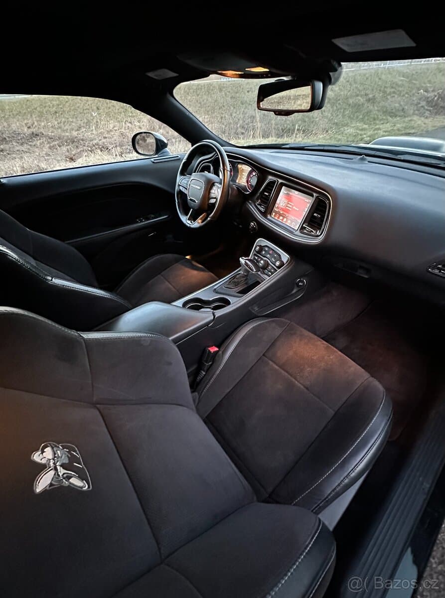2015 Dodge CHALLENGER - 12