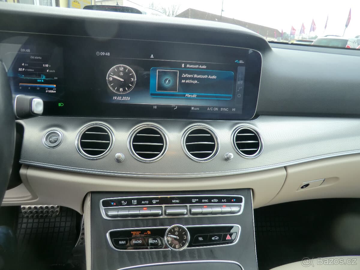 2019 Mercedes-Benz E-CLASS - 12