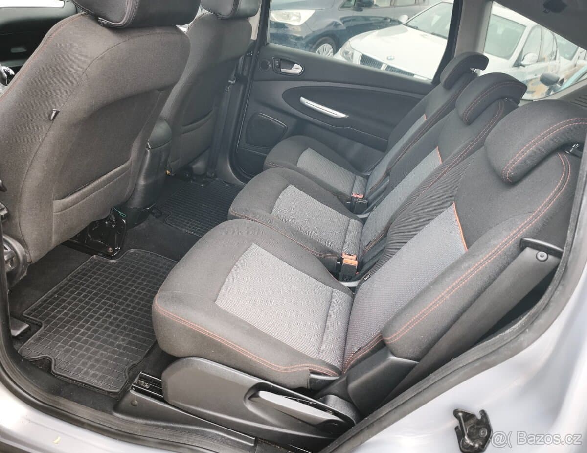 2011 Ford S-MAX - 12