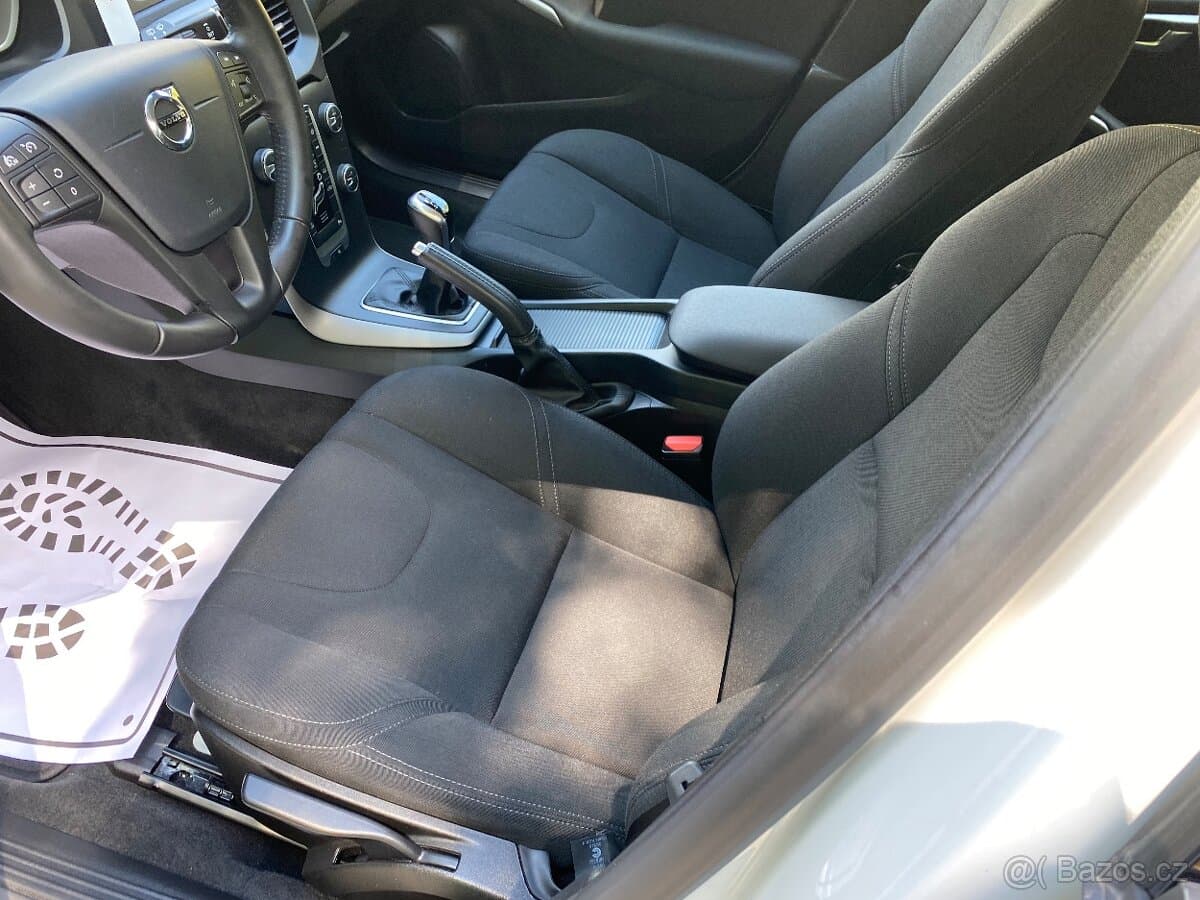 2018 Volvo V40 - 12