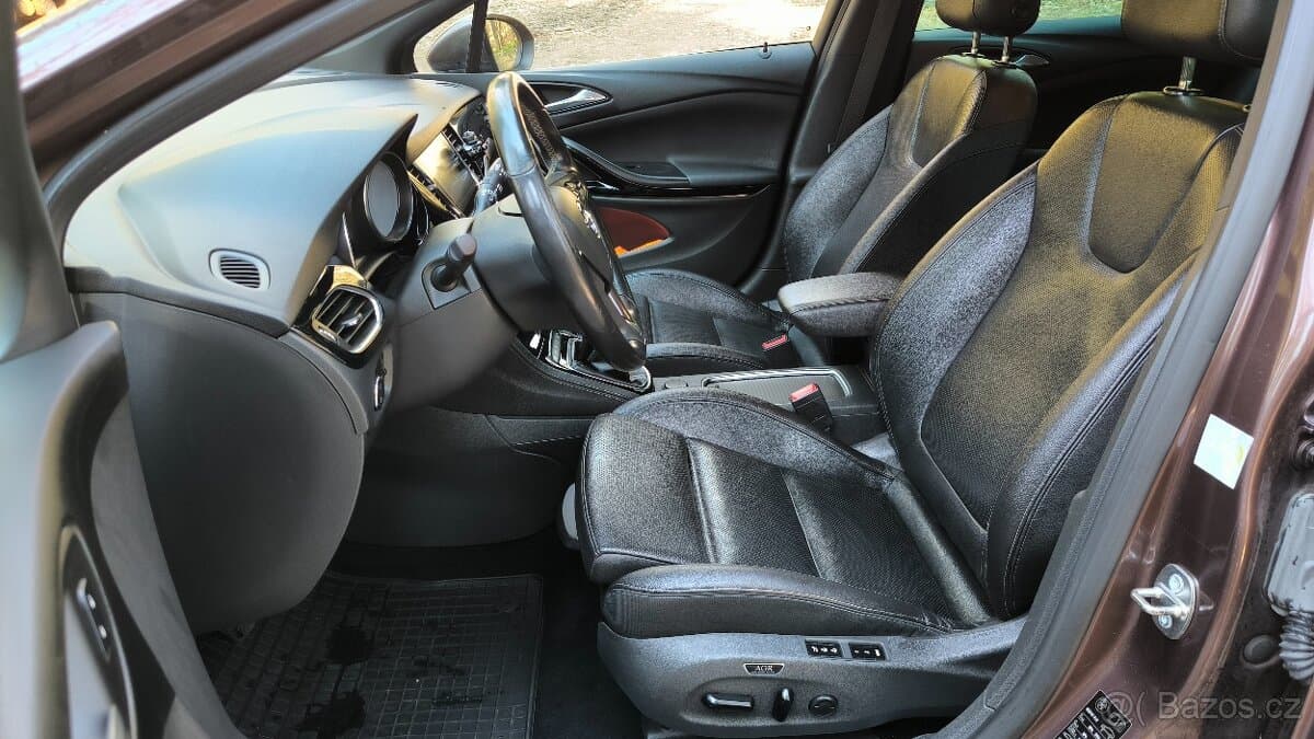 Opel ASTRA - 12