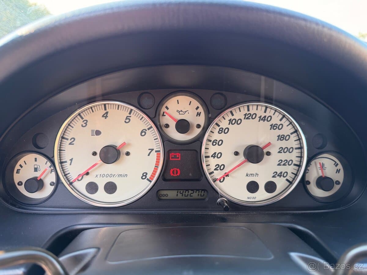 2000 Mazda MX-5 - 12