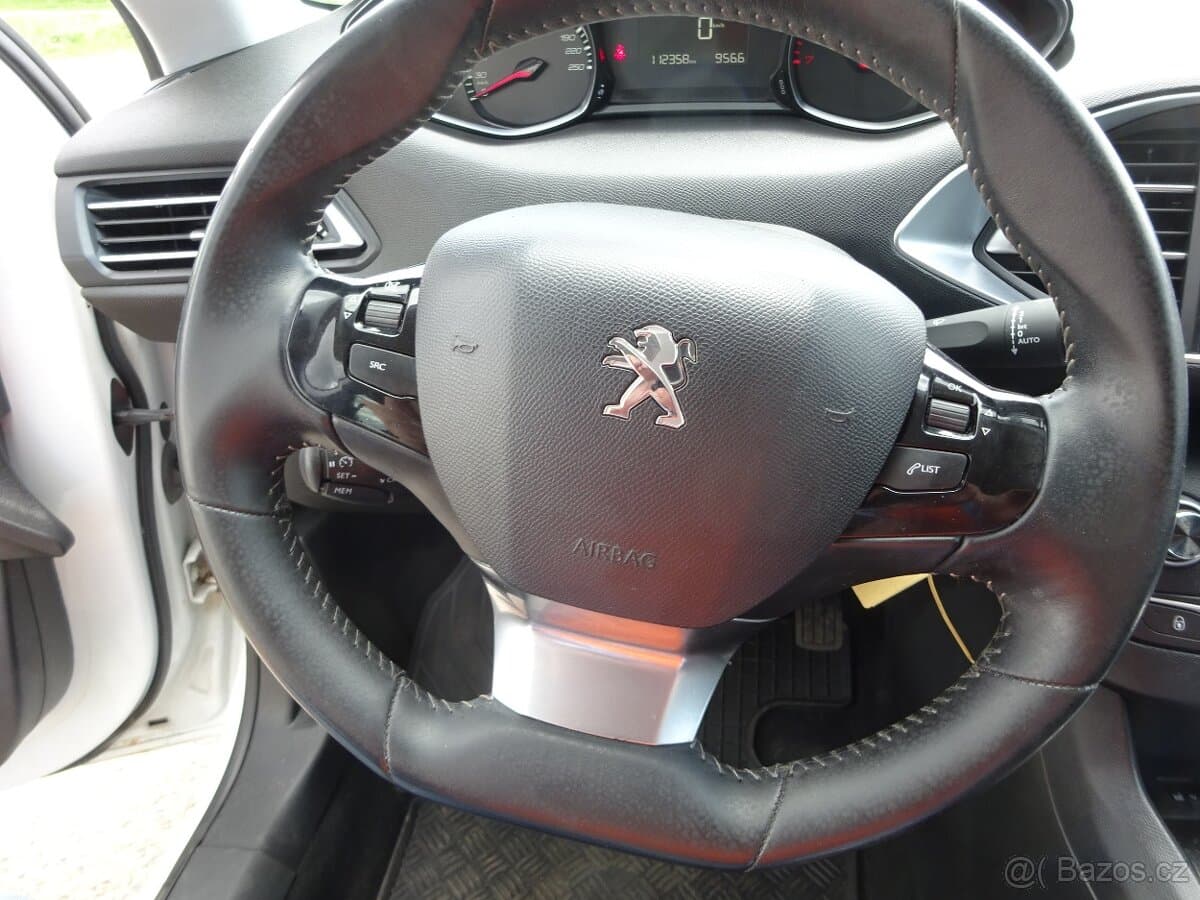 2018 Peugeot 308 - 12