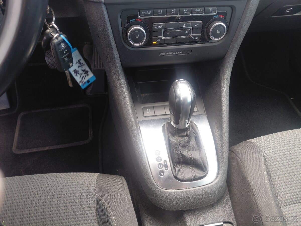 2012 Volkswagen GOLF - 12
