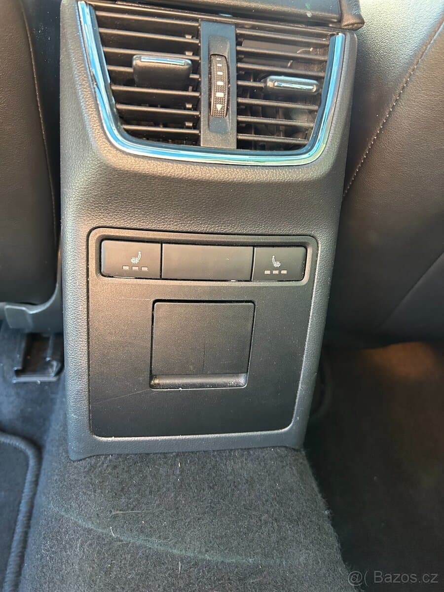 Škoda OCTAVIA - 12