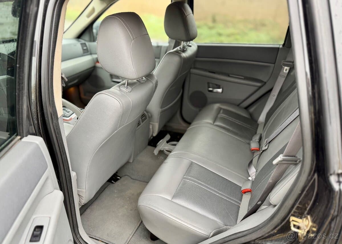 2006 Jeep CHEROKEE - 12