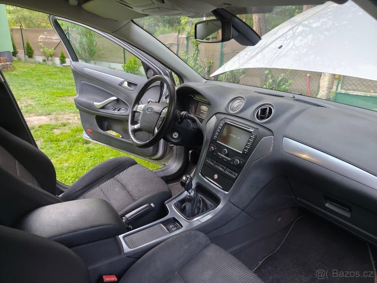 2011 Ford MONDEO - 12