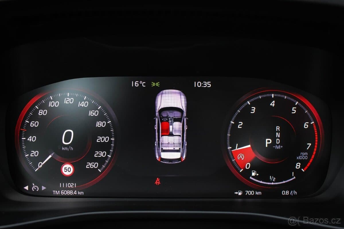 2019 Volvo XC40 - 12