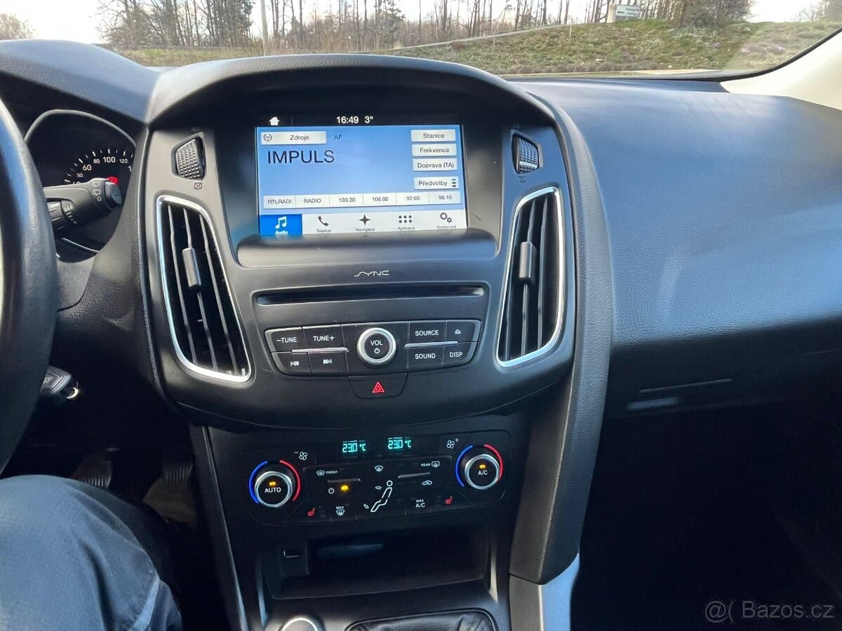 2017 Ford FOCUS - 12