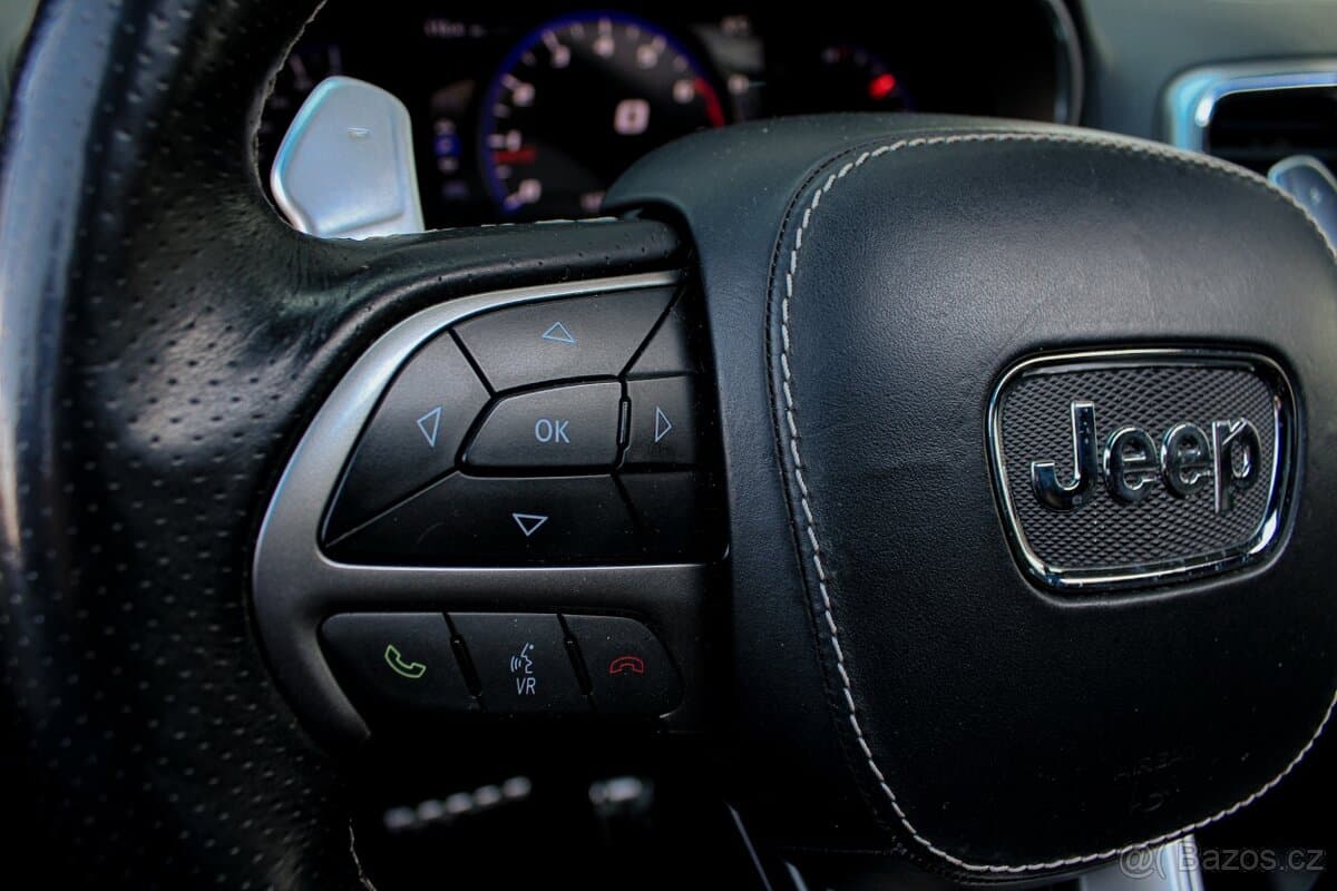 2017 Jeep CHEROKEE - 12