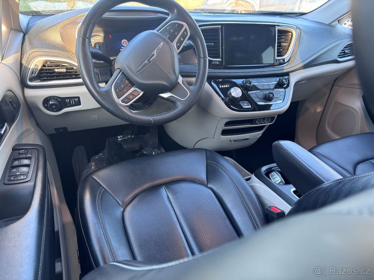 2023 Chrysler PACIFICA - 12