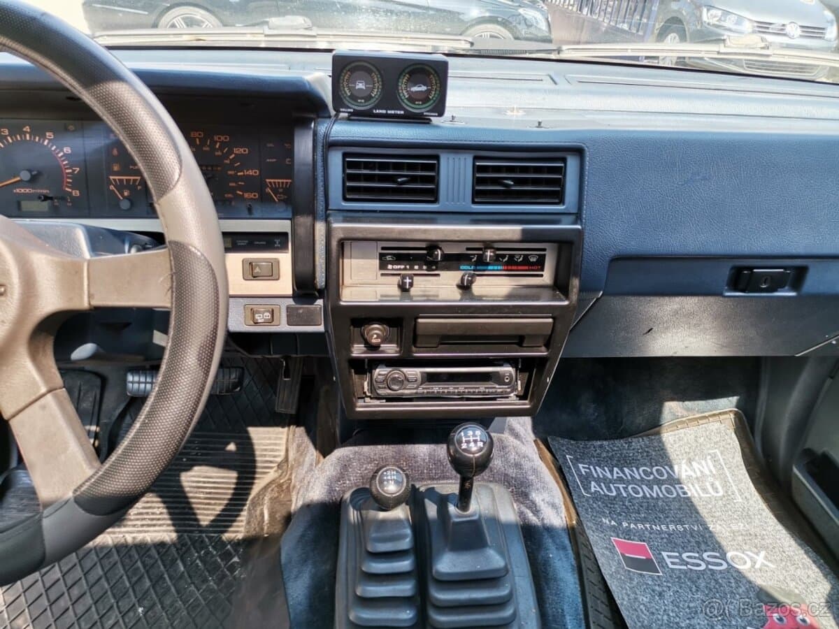 1989 Nissan PATHFINDER - 12