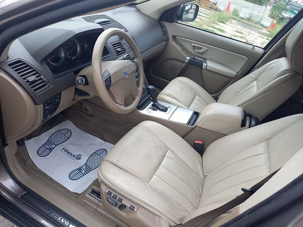 2011 Volvo XC90 - 12