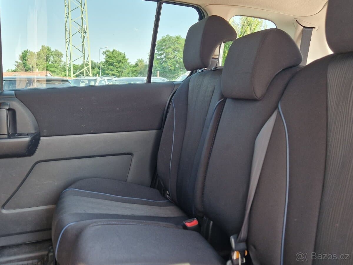 2011 Mazda 5 - 12