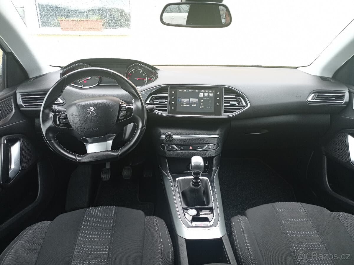 2016 Peugeot 308 - 12
