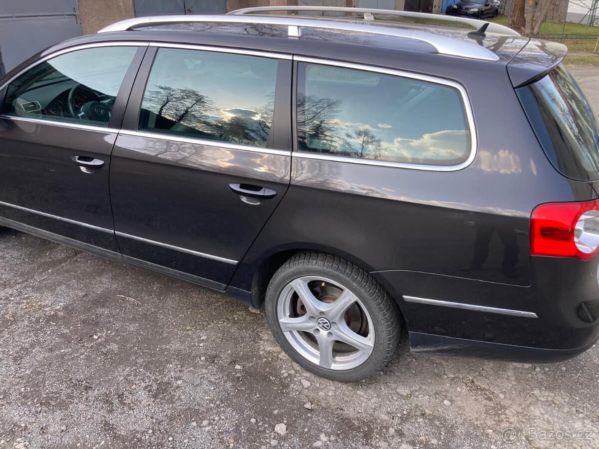 2005 Volkswagen PASSAT - 12