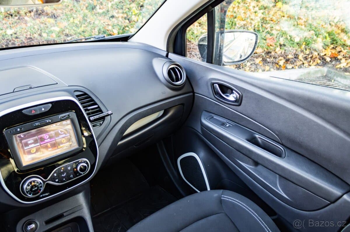 2018 Renault CAPTUR - 12