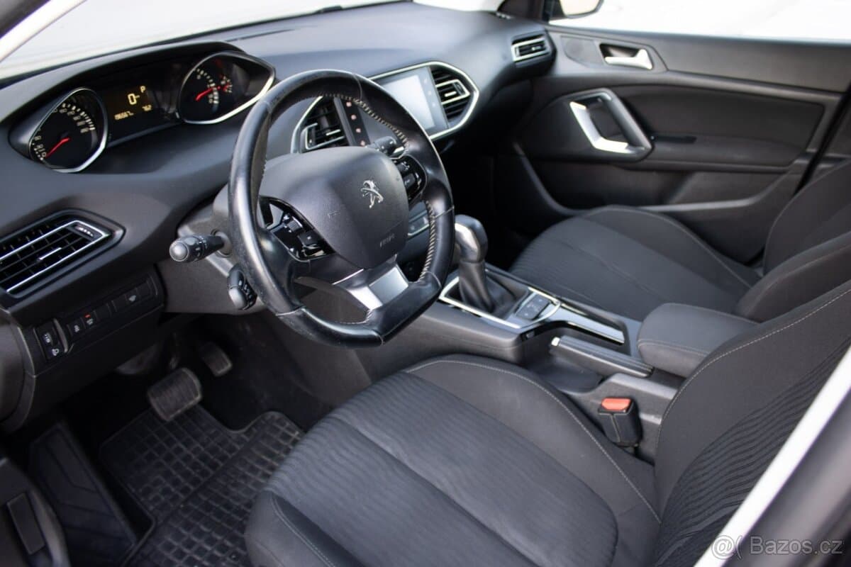 2017 Peugeot 308 - 12