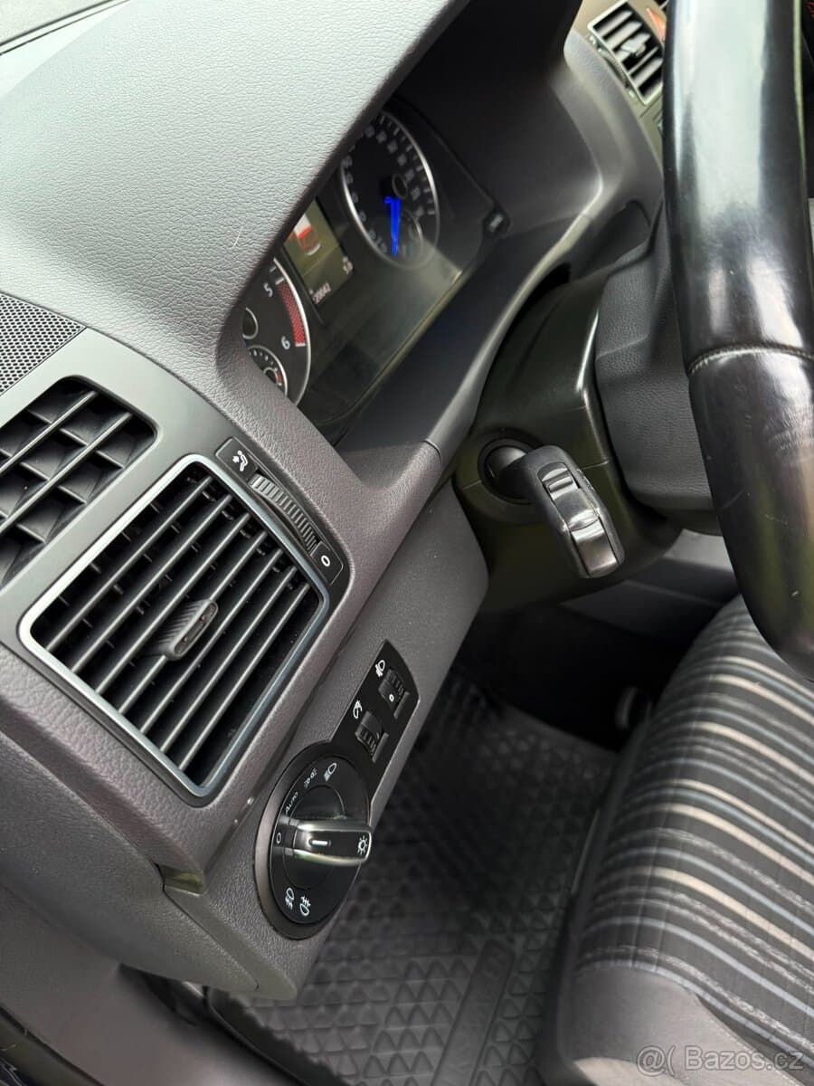 2011 Volkswagen TOURAN - 12