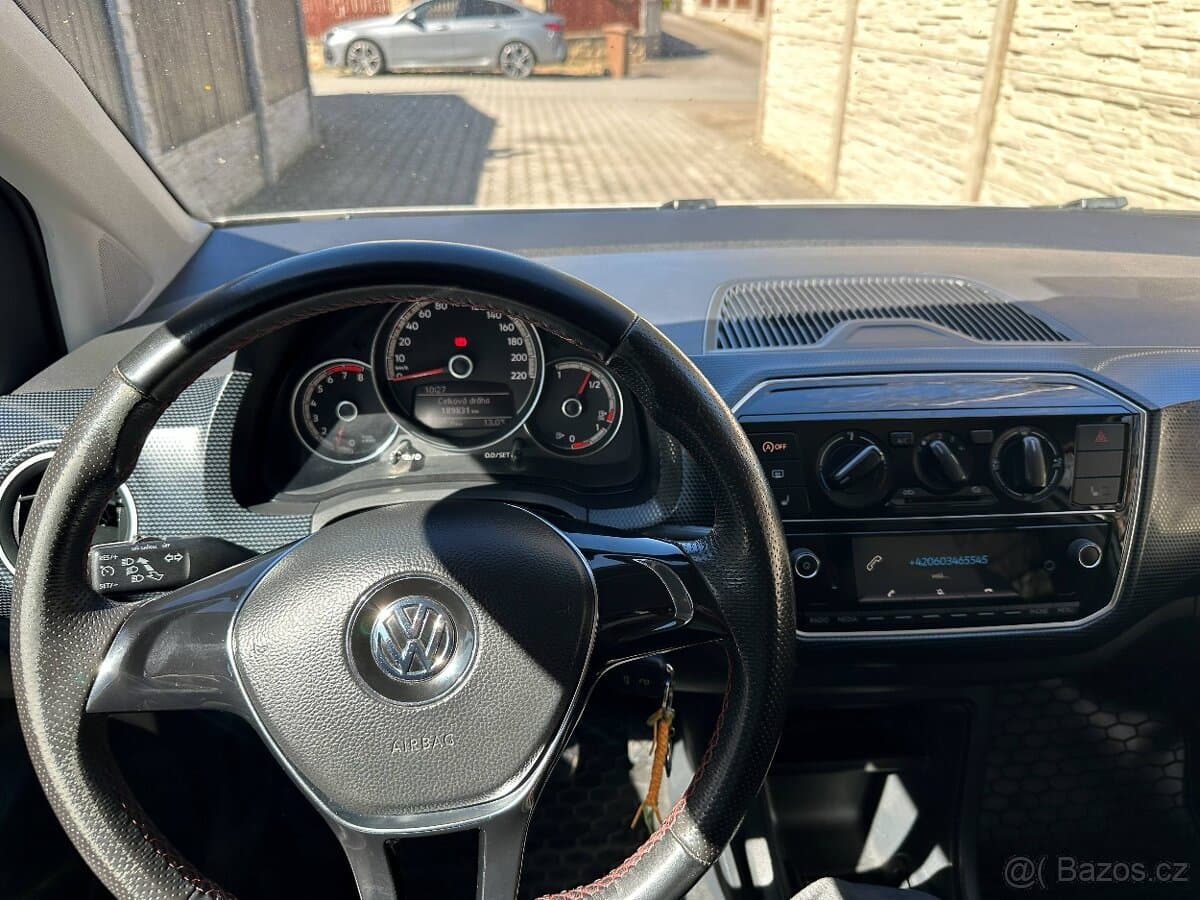 2017 Volkswagen UP! - 12