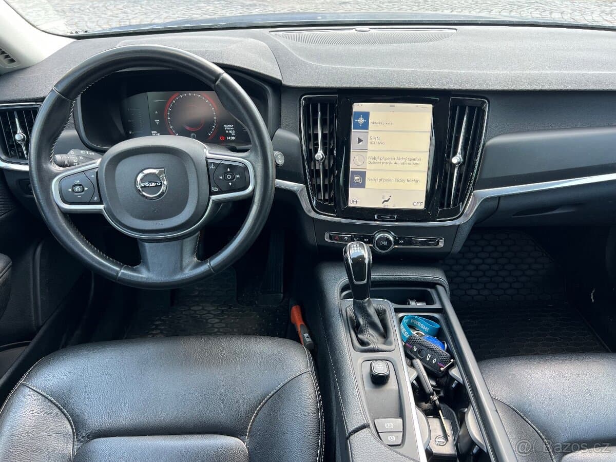 2017 Volvo V90 - 12