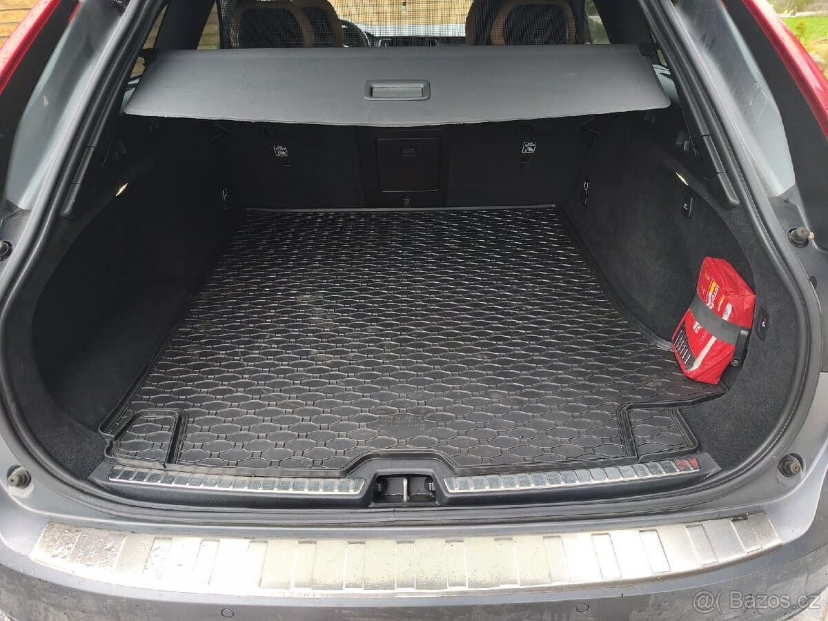 2017 Volvo V90 - 12