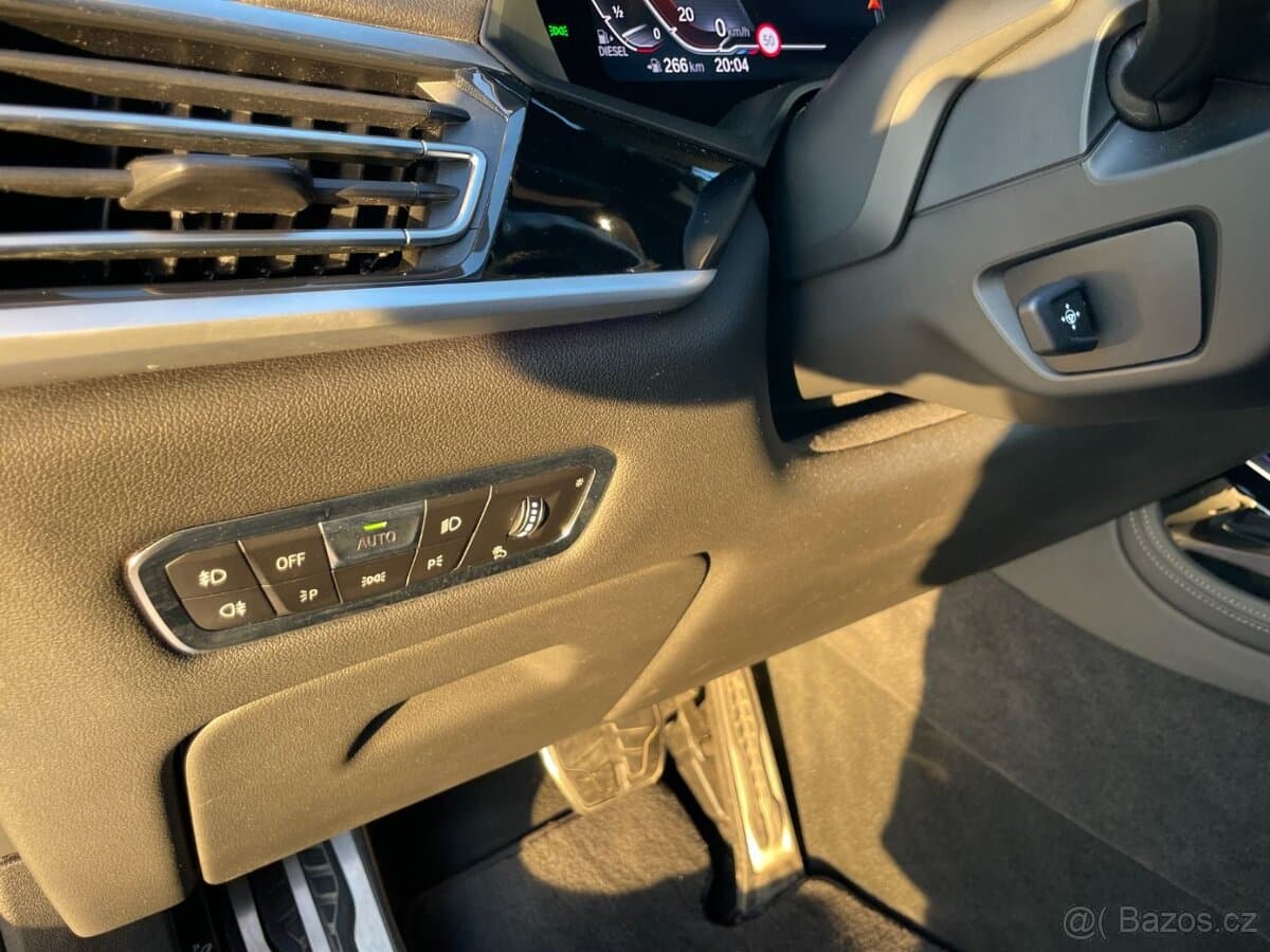 2019 BMW X7 - 12