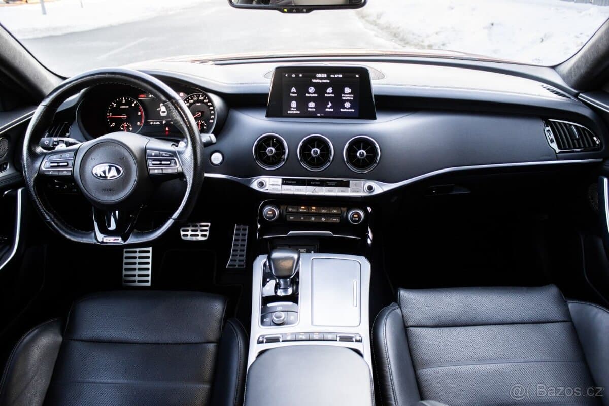 2019 Kia STINGER - 12