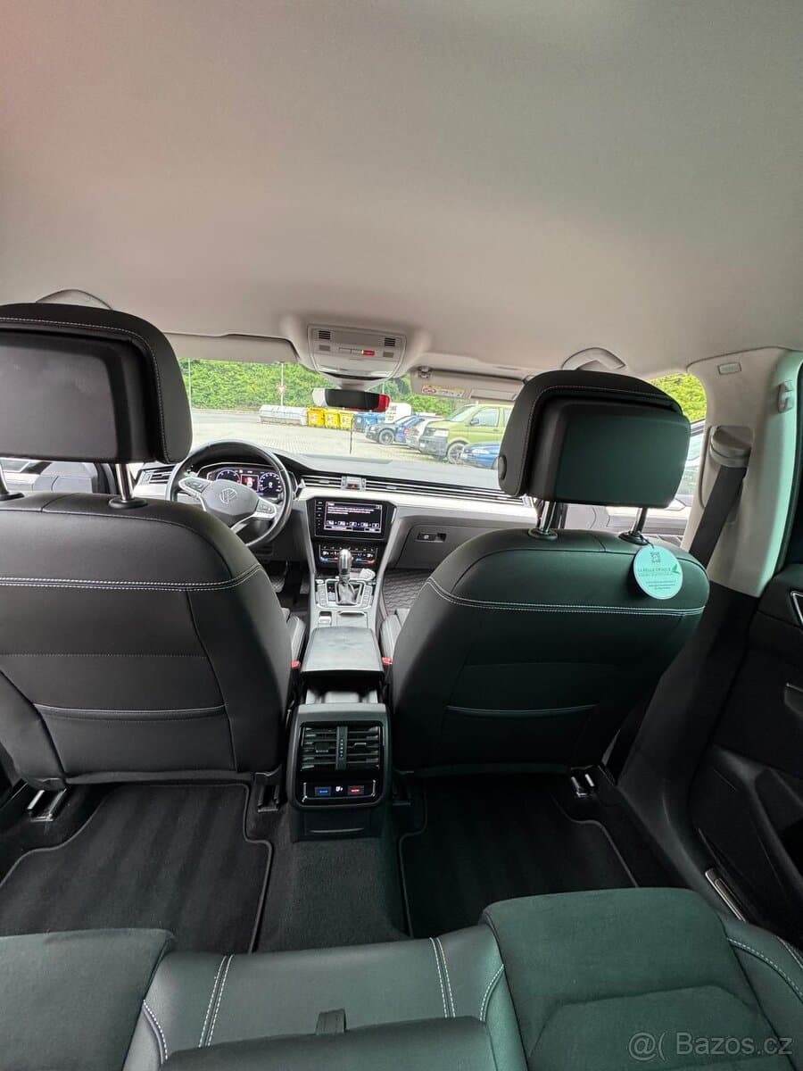 2021 Volkswagen PASSAT - 12