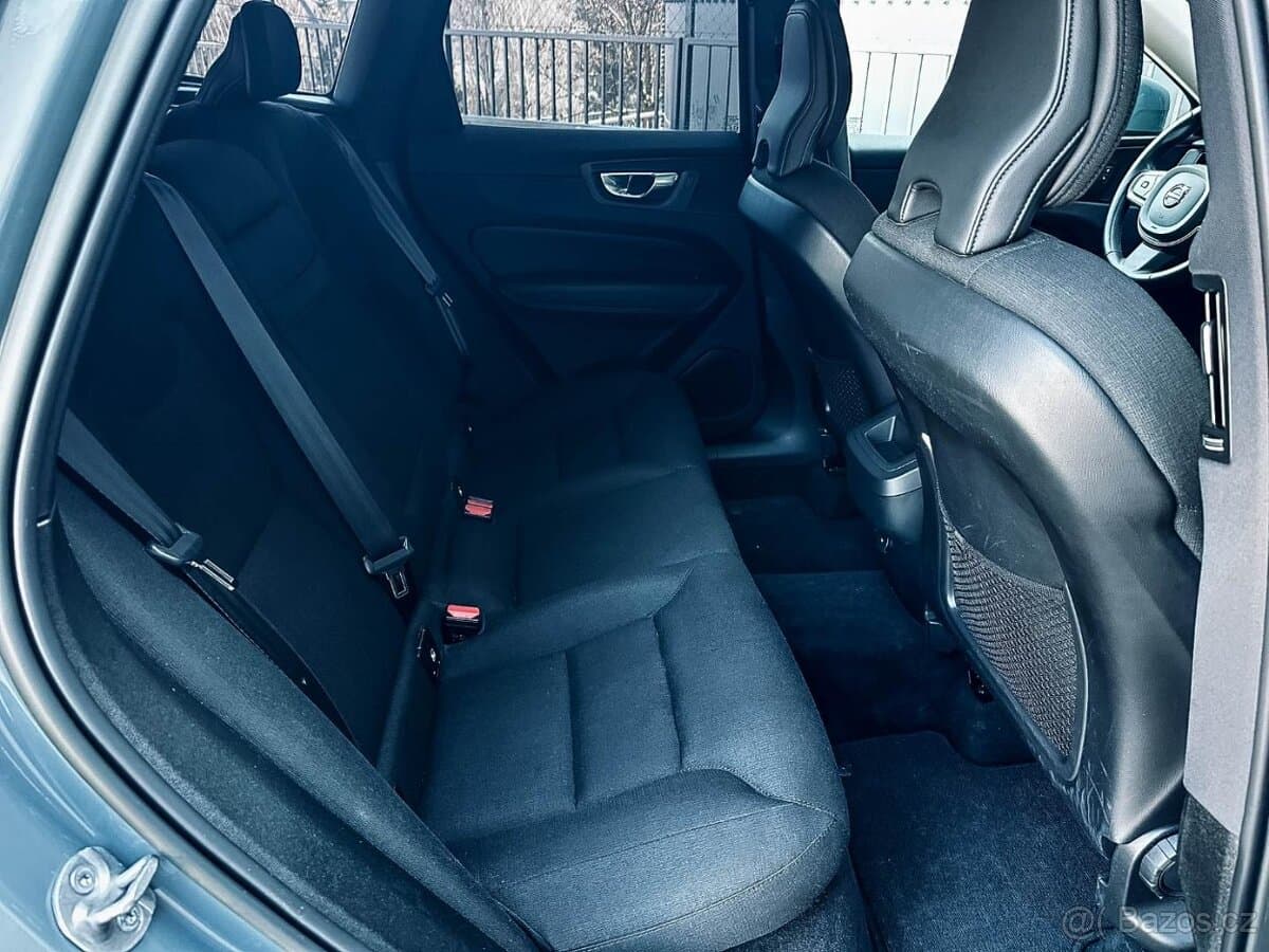 2022 Volvo XC60 - 12