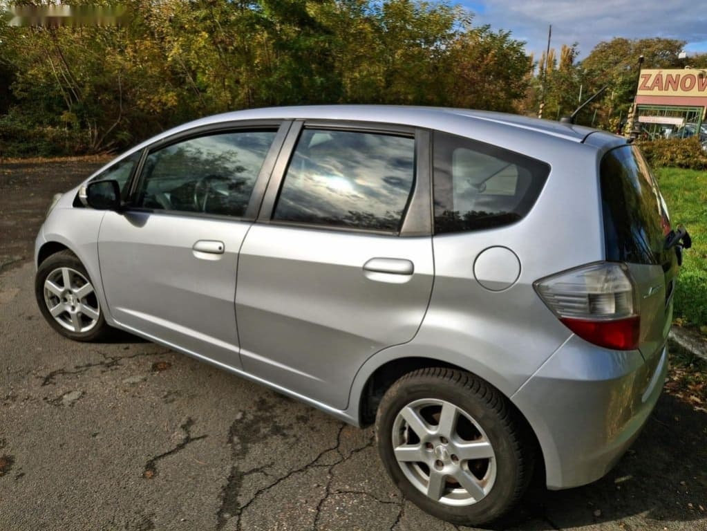 2010 Honda JAZZ - 12