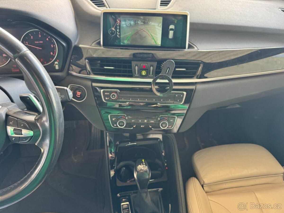 2015 BMW X1 - 12