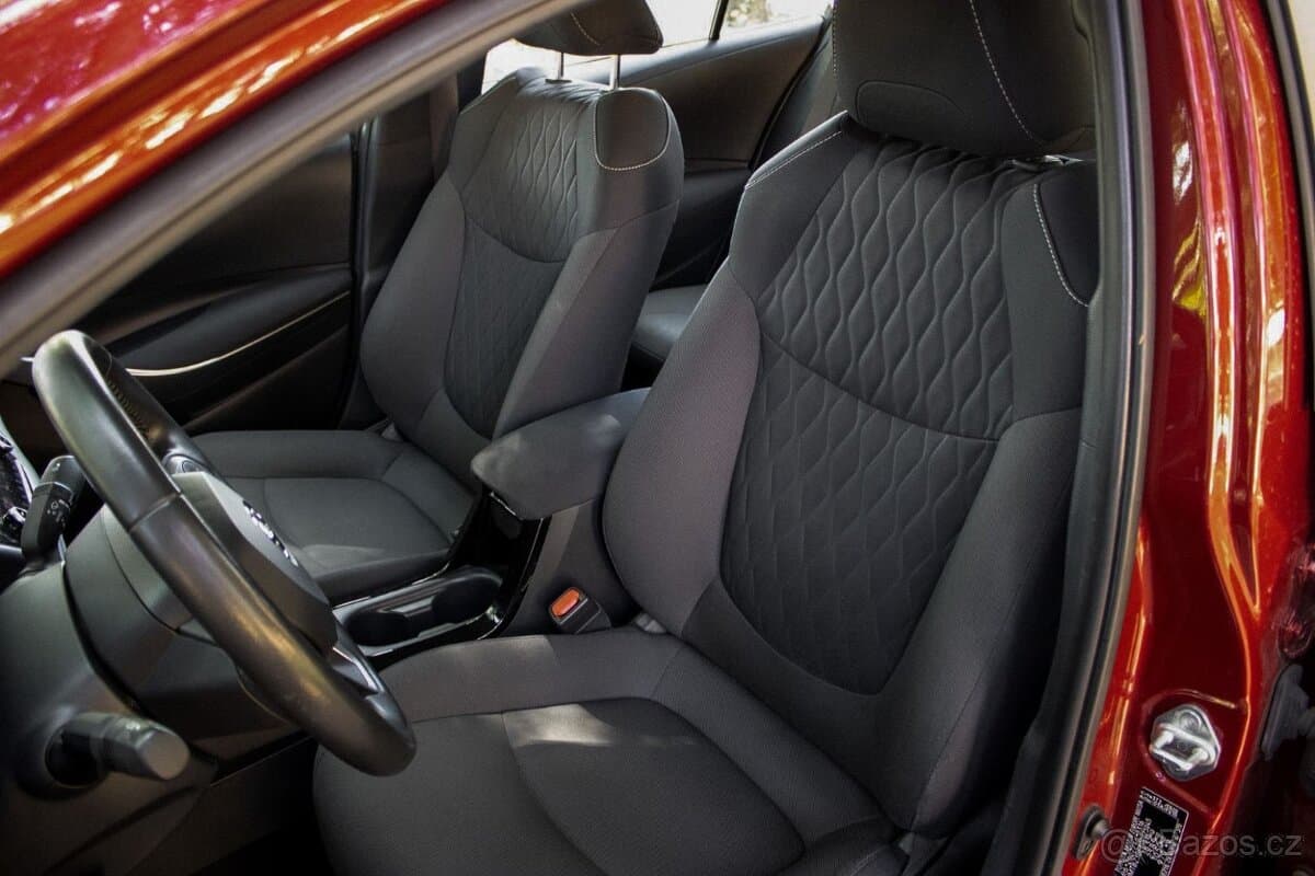 2019 Toyota COROLLA - 12