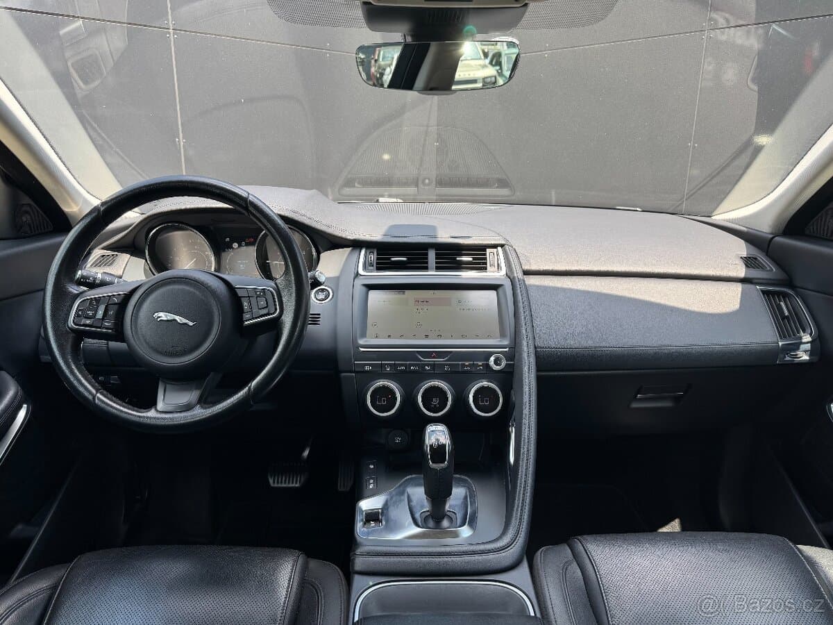 2018 Jaguar E-PACE - 12