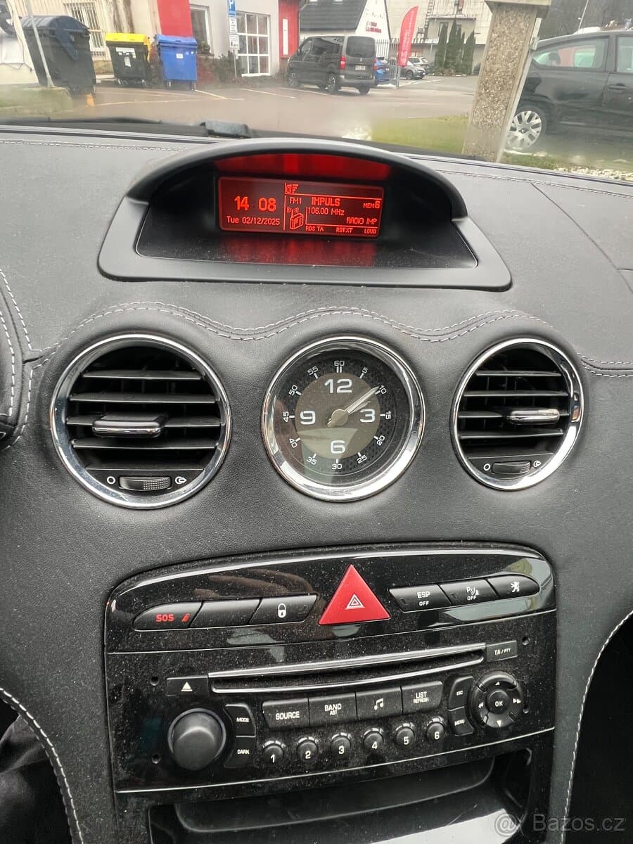 2010 Peugeot RCZ - 12