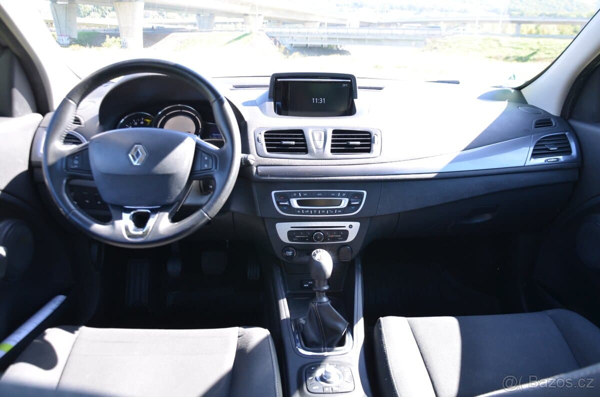 2015 Renault MEGANE - 12