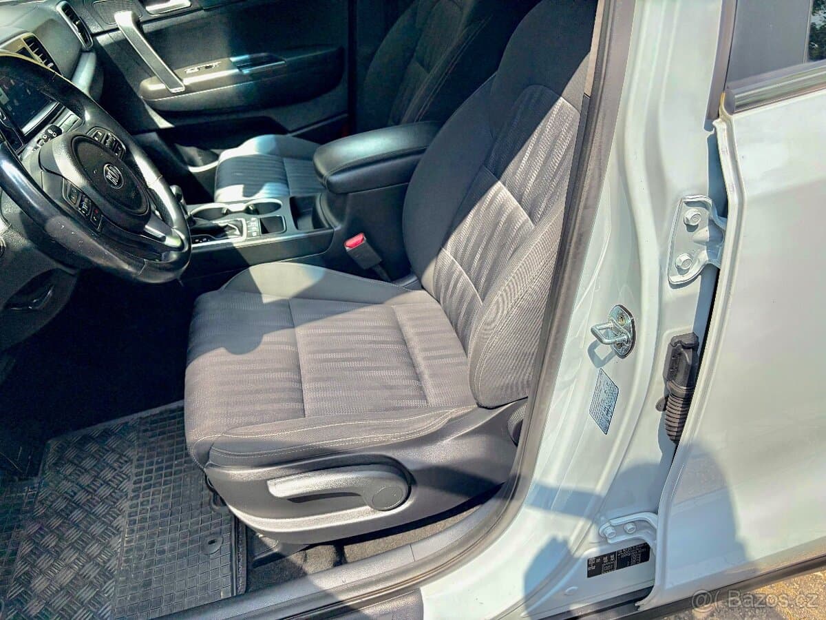 2017 Kia SPORTAGE - 12