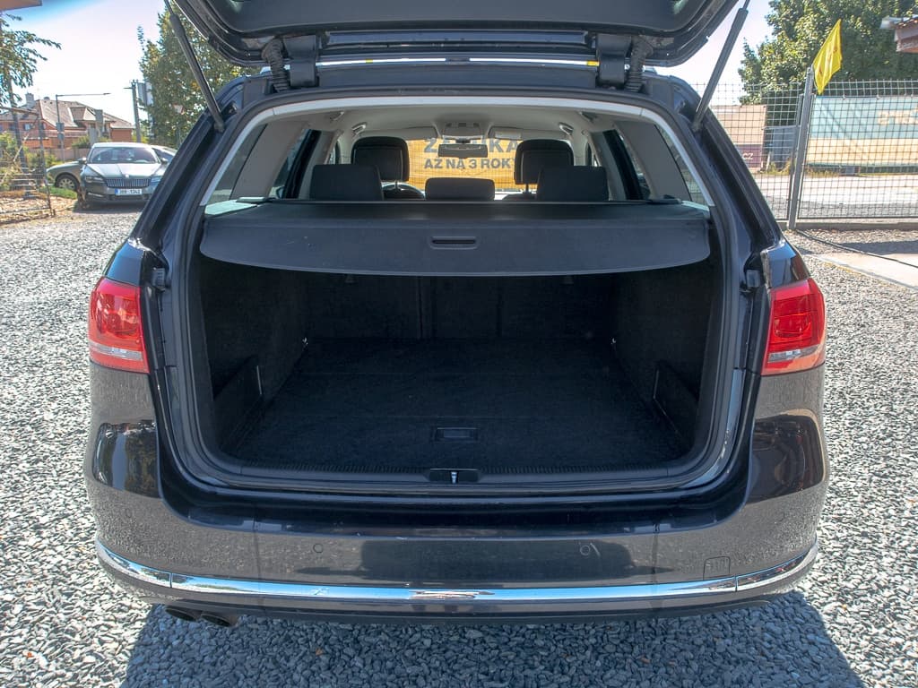 2012 Volkswagen PASSAT - 12