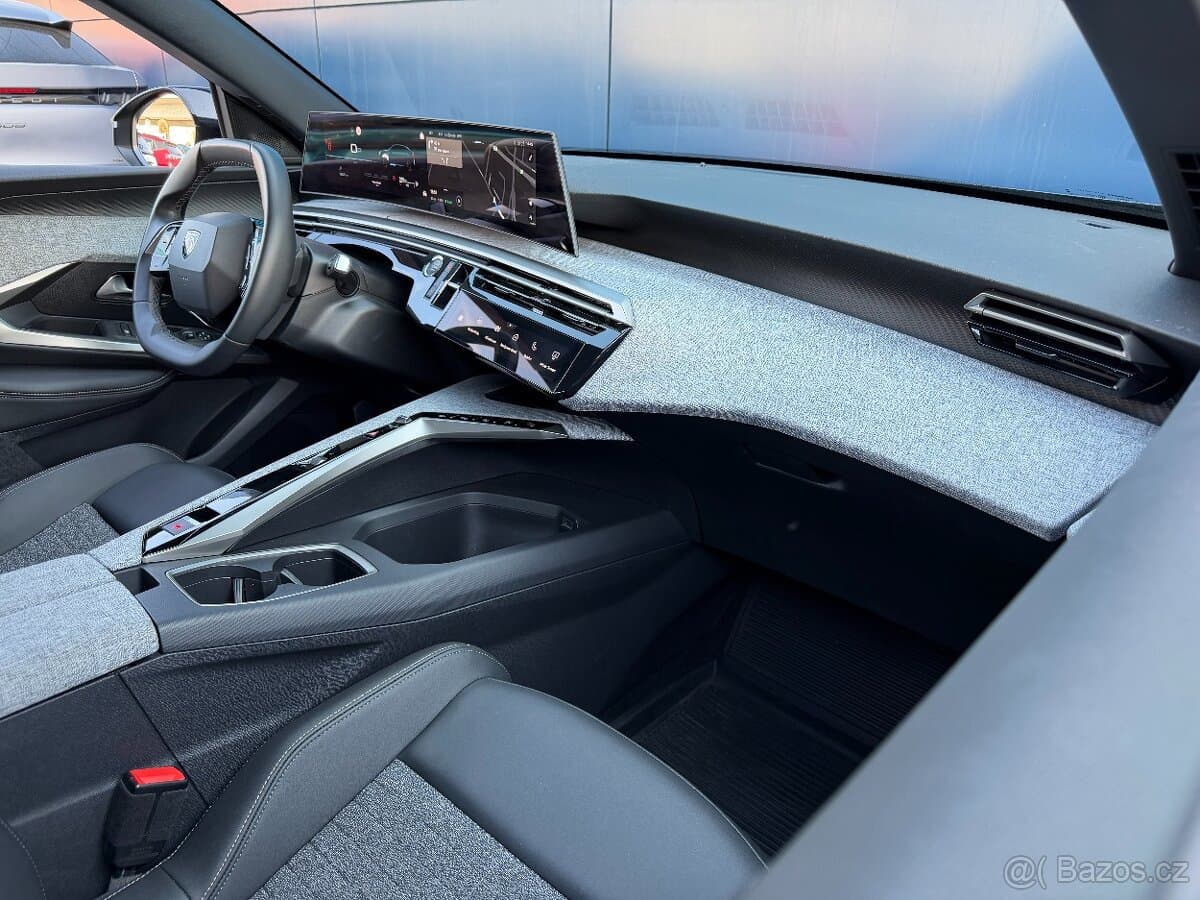 2025 Peugeot 3008 - 12