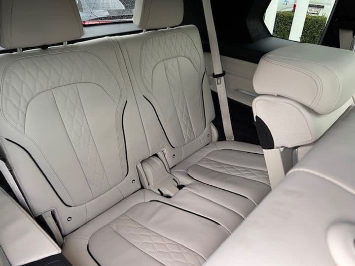 2020 BMW X7 - 12