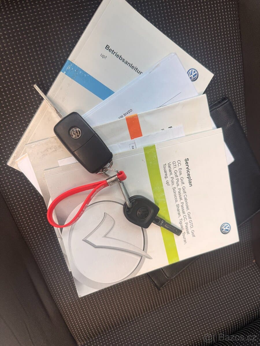 2012 Volkswagen UP! - 12