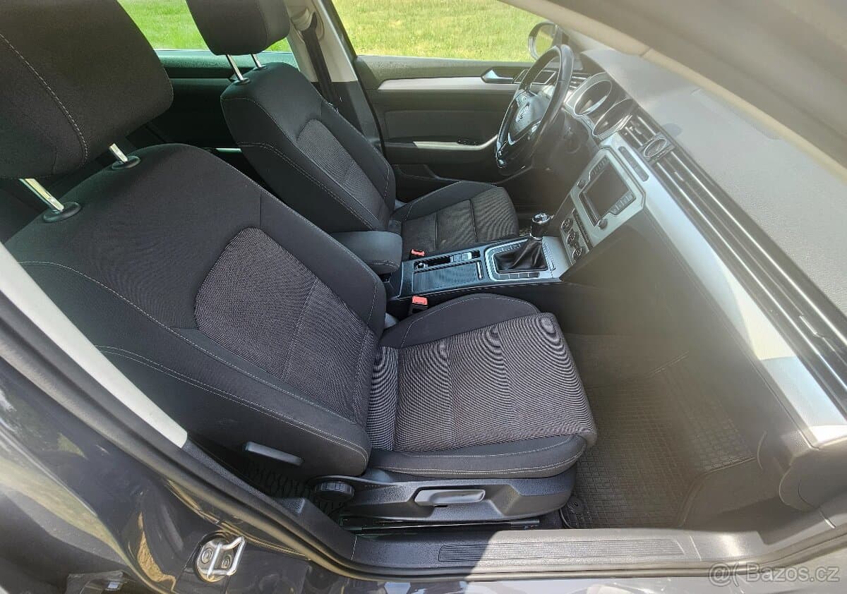 2015 Volkswagen PASSAT - 12