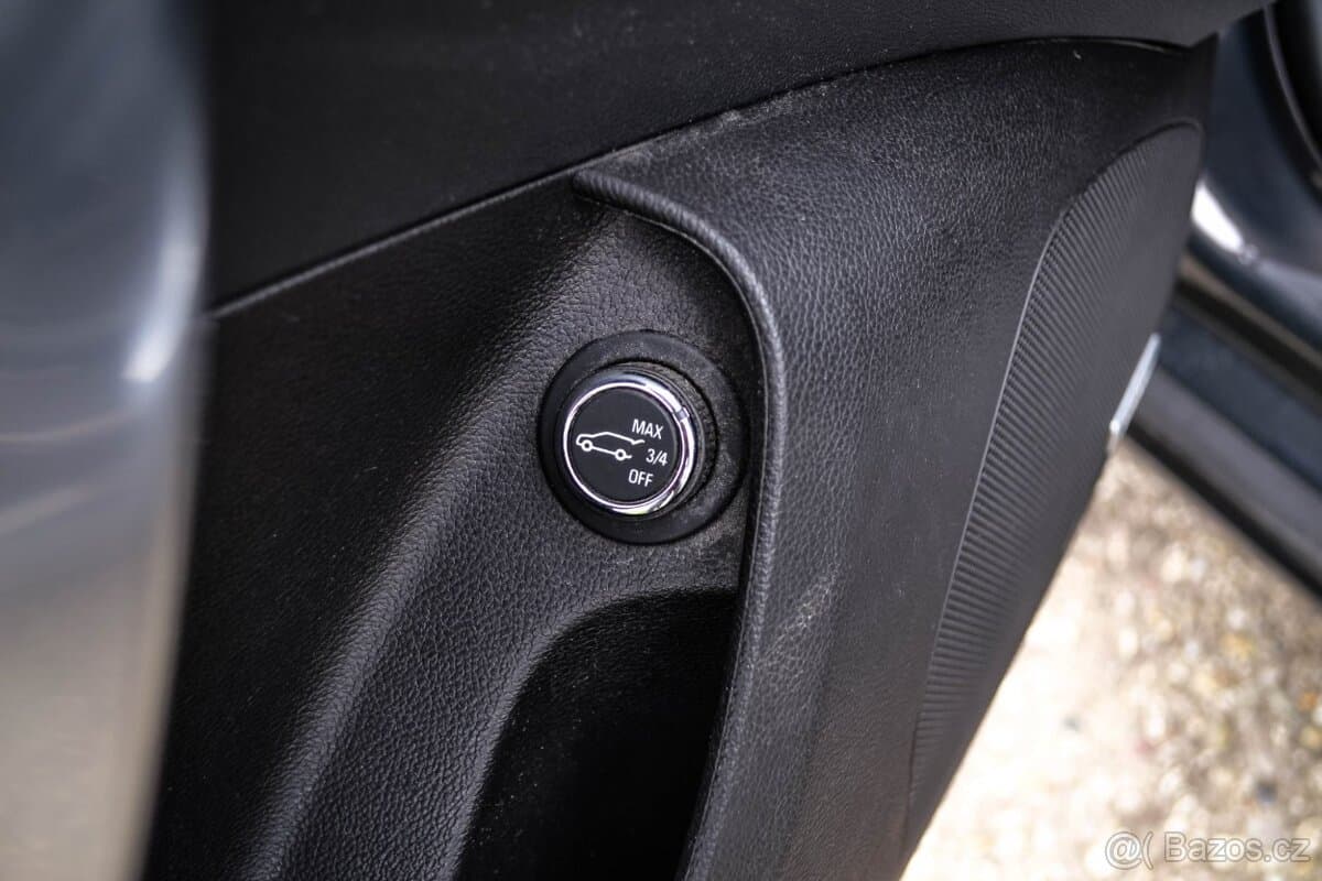 2015 Opel INSIGNIA - 12