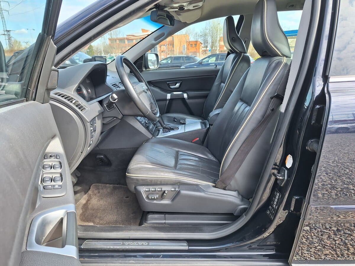 2010 Volvo XC90 - 12
