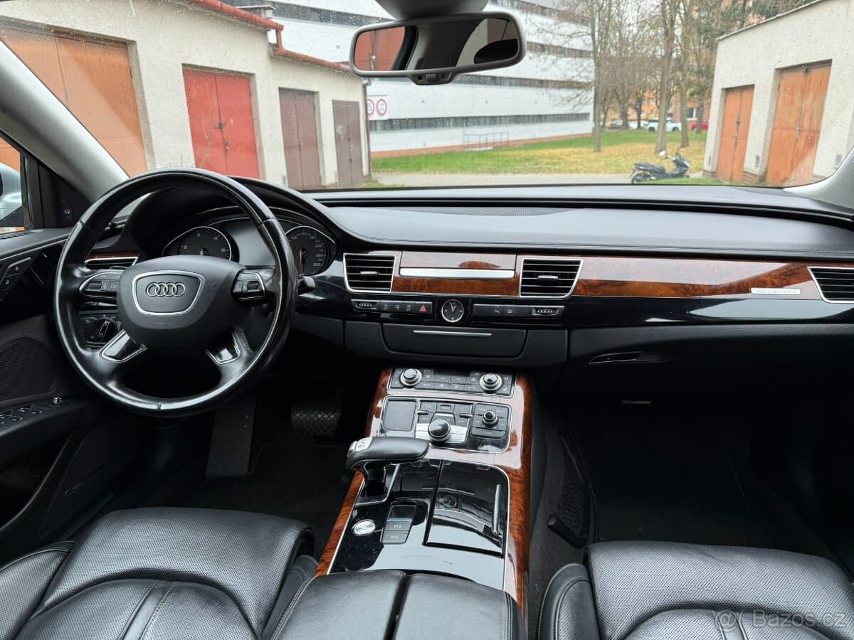 2013 Audi A8 - 12